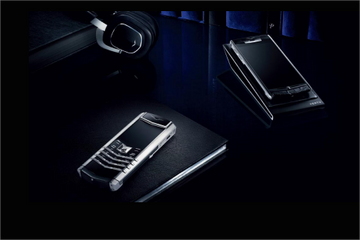 VERTU SIGNATURE: Exploring the Extraordinary World With the First Luxury Phone